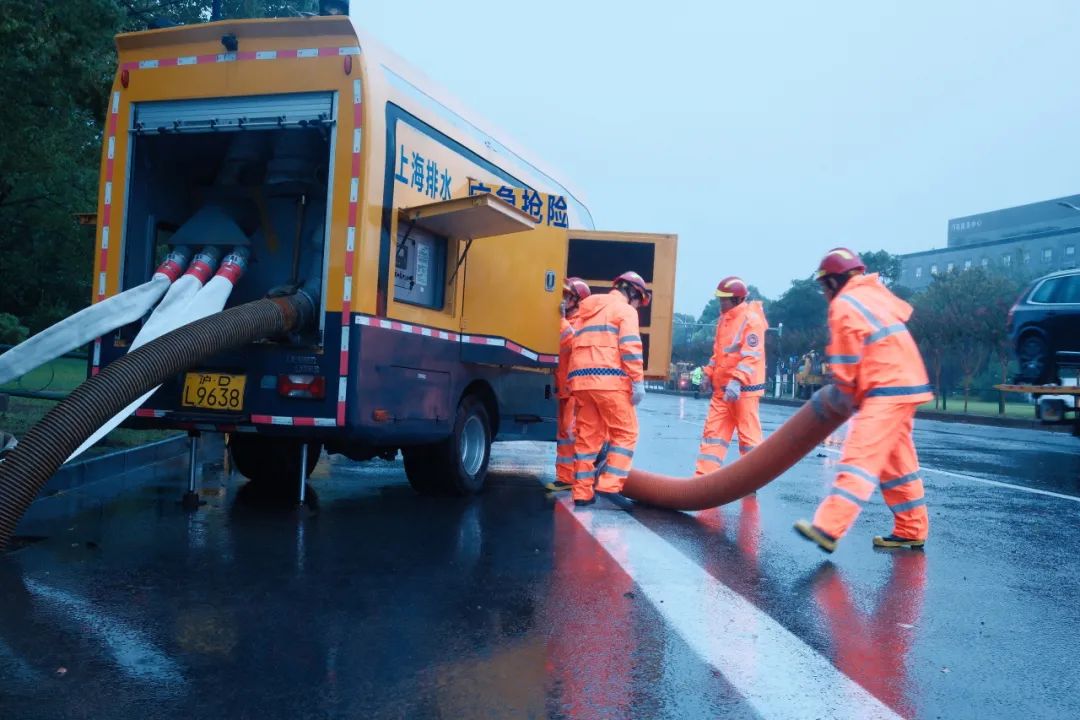 台风“竹节草”来袭 av视频
织密防汛防台安全网